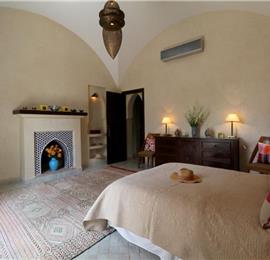 4 Bedroom Staffed Villa with Pool near Marrakech, Sleeps 8-10